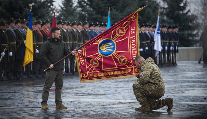 Зеленский наградил знаком отличия «За мужество и отвагу» три боевых подразделения ВСУ