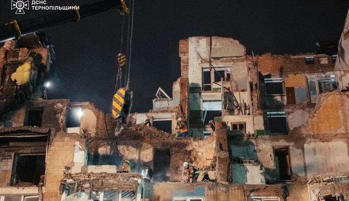 Тернопіль: кількість загиблих після ракетного удару зросла до 38