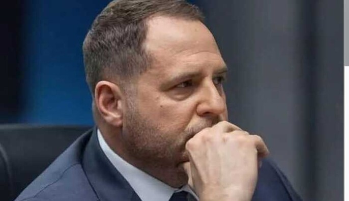 ОП стабільно працює без Єрмака: експерт пояснив, чи зберіг колишній керівник важелі впливу