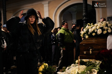 "Страшно, когда идут молодые талантливые люди": Alyona Alyona эмоционально вспомнила солиста ADAM в день прощания