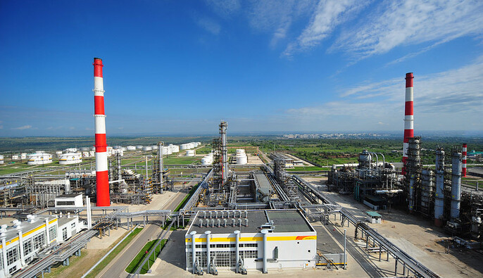 Reuters: в России остановился большой НПЗ после атаки Украины