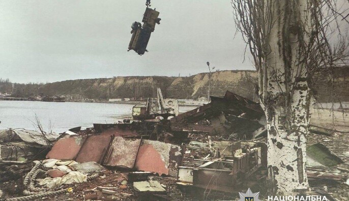 Экс-чиновник Минобороны и работники госпредприятия подозреваются в незаконной продаже списанных кораблей ВСУ