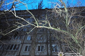 19-річна жителька Миколаєва випала з вікна багатоповерхівки, її могли утримувати силою — поліція