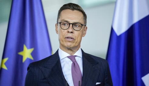 Президент Финляндии Стубб отменил визит в США и едет в Берлин на встречу по Украине