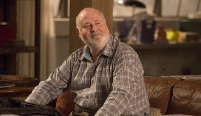 Актера Роба Райнера и его жену обнаружили мертвыми в их доме: полиция допрашивает сына