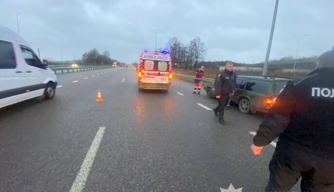 Смертельна ДТП на Київщині: легковик збив на смерть 70-річного пішохода