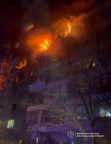 Россияне атаковали Запорожье дронами: есть попадание в многоэтажку, два человека пострадали