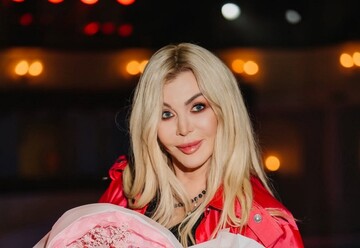 "Перевод какой песни будет следующим?": Ирина Билык в ярком образе обратилась к подписчикам
