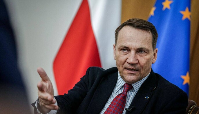 Сікорський відреагував на заяву Захарової про те, що Польщу нібито створив Ленін