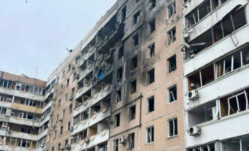 Россия атаковала жилой дом и объект инфраструктуры в Запорожье