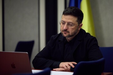 Зеленский: Украина не готова уходить из Донбасса – США ищут компромисс