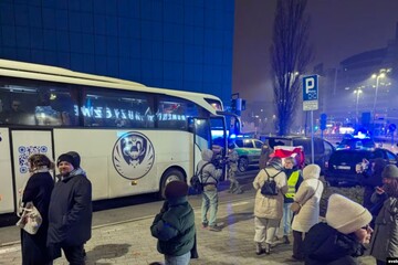 Более 100 бывших белорусских политзаключенных прибыли из Украины в Варшаву