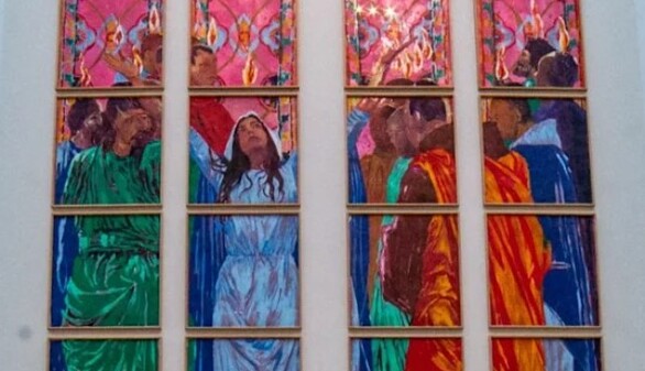 Исторические витражи Нотр-Дам, пережившие пожар, хотят заменить новыми, несмотря на всеобщее возмущение
