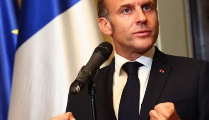 Макрон заявив, що Європі доведеться відновити прямі контакти з Путіним