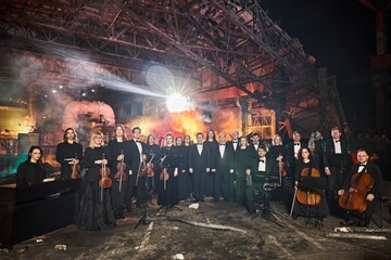 На руинах разрушенной Россией ТЭС зазвучал "Щедрик": ДТЭК призвал мир помочь восстановить украинскую энергетику