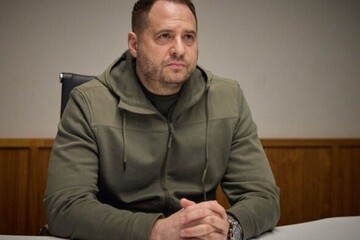 В ОП відреагували на нібито спілкування та зустрічі президента з Єрмаком