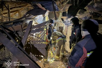 В Ізюмі з-під завалів рятувальники деблокували тіла двох людей