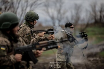 Украина не будет способна финансировать армию в 800 тыс. военных после войны, нужна помощь партнеров — Зеленский