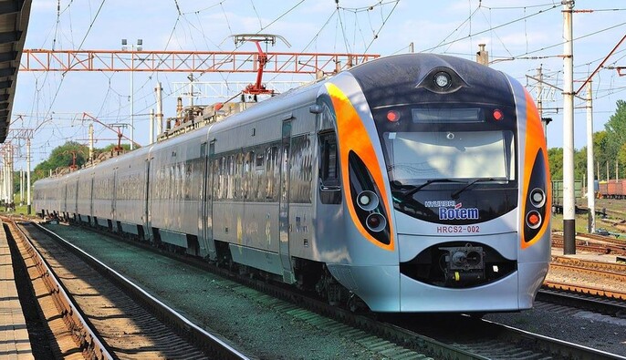 Поблизу Коростеня стався схід вантажного поїзда – рух пасажирських рейсів змінено