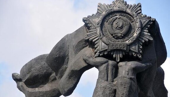 В Киеве уберут еще 15 объектов советской и имперской символики: в КГГА рассказали детали