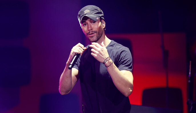 50-летний Энрике Иглесиас в четвертый раз стал отцом: первое фото малыша