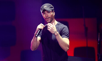 50-летний Энрике Иглесиас в четвертый раз стал отцом: первое фото малыша