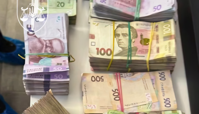 В Днепре раскрыта схема хищения 3,3 млн гривен на восстановлении поврежденного обстрелами жилья