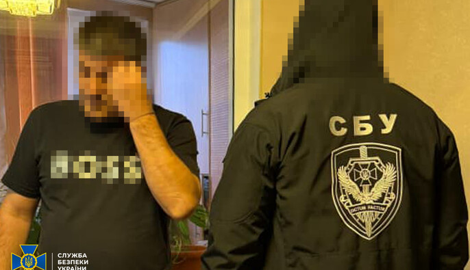 На Закарпатті перевізника підозрюють у переправленні чоловіків за кордон через газову трубу