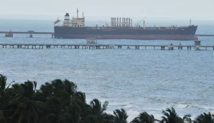 Венесуэла криминализировала захват нефтяных танкеров