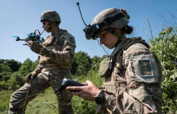 Paris Match: французские военные тренируются управлять дронами на подконтрольной Украине части Донбасса