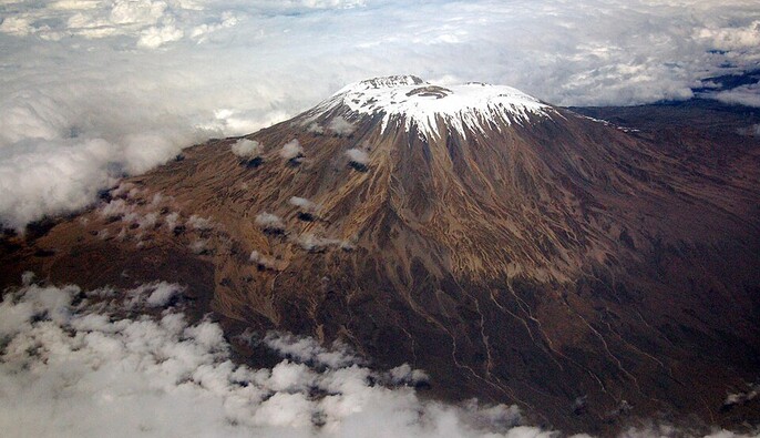 На Кіліманджаро у Танзанії розбився рятувальний гелікоптер, п'ятеро людей загинули