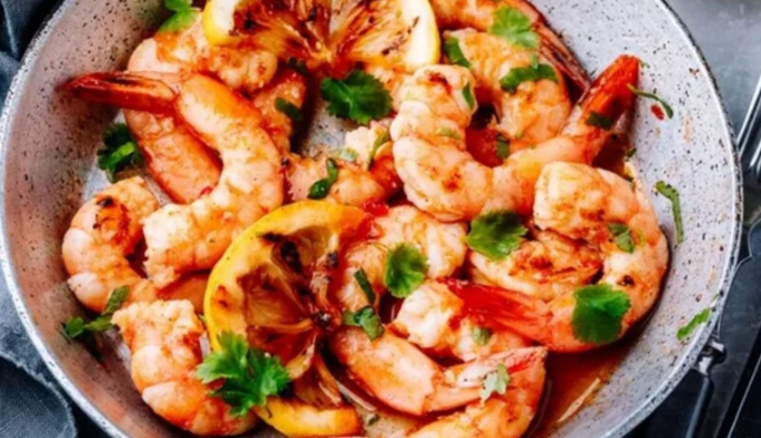Розлетяться за лічені хвилини: як приготувати креветки в особливому маринаді