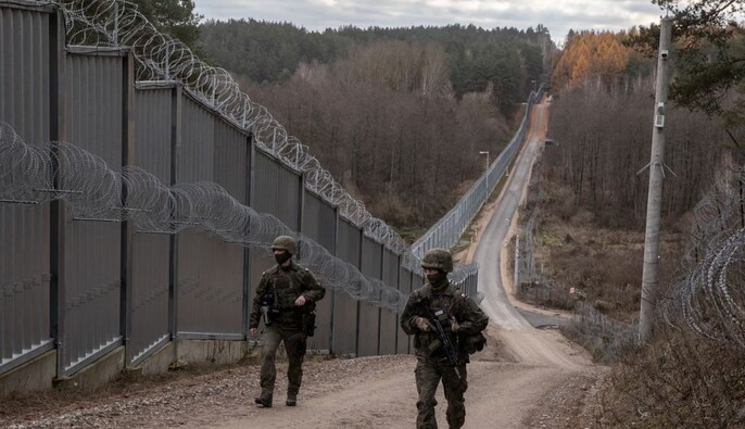 Польща планує за два роки збудувати протидронові укріплення на кордоні — The Guardian