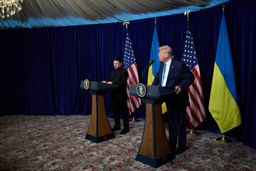 Зеленский предложил Трампу зафиксировать гарантии безопасности для Украины на 30-50 лет