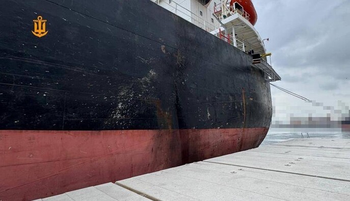 ВМС: Росія вдарила дронами по двох цивільних суднах на Одещині, є поранені