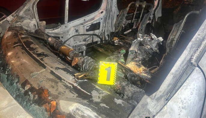 Правоохранители задержали двух подозреваемых в серии поджогов автомобилей в Одесской области