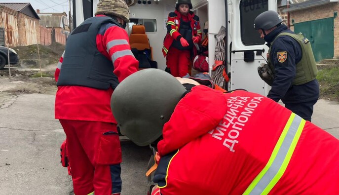 Російський дрон поранив трьох дітей в Україні, поки Путін заявляє про "впевненість у перемозі", — AP