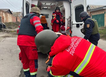 Російський дрон поранив трьох дітей в Україні, поки Путін заявляє про "впевненість у перемозі", — AP