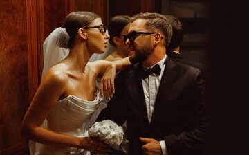 Солист группы "Без Обмежень" Сергей Танчинец подтвердил брак с пиарщицей и показал свадебные фото