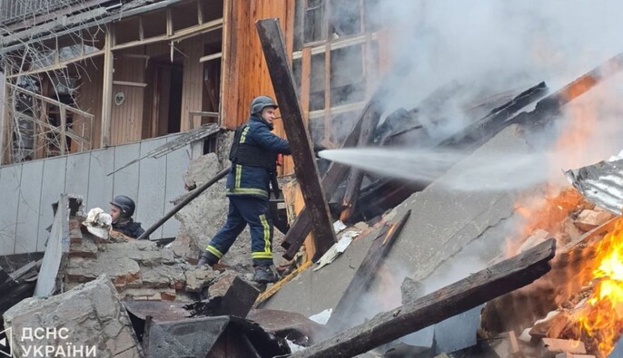 Росія вдарила по житловому будинку в центрі Харкова — відомо про 12 поранених