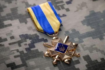 Зеленський відзначив державними нагородами 310 захисників України, 155 із них – посмертно