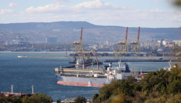 Китай отримав десятки партій підсанкційного газу з РФ у 2025 році — Reuters 