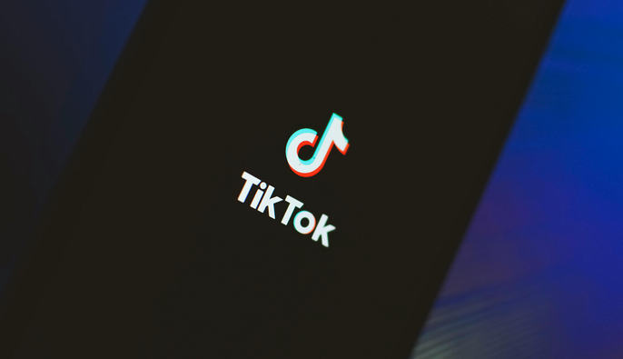 Єврокомісія розслідуватиме ШІ-відео з TikTok, які закликають до виходу Польщі з ЄС