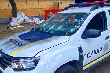 Россияне атаковали дроном служебный автомобиль полиции в Запорожской области – есть раненые  