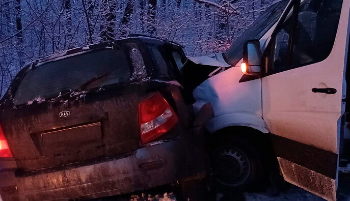 На Харківщині зіткнулися автобус та легковик: постраждало 18 людей