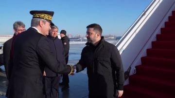 Зеленский во Франции: Переговоры должны дать больше защиты и силы для Украины