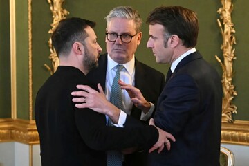 Президент заявил, что в "безопасные гарантии" не входит "ядерный зонтик" от Британии и Франции