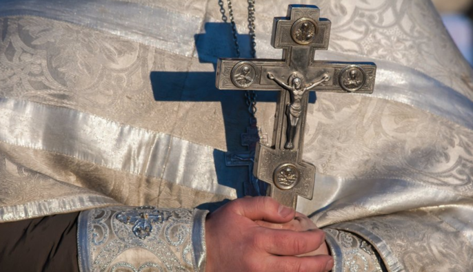 Переправлял мужчин за границу: на Буковине будут судить священнослужителя УПЦ МП