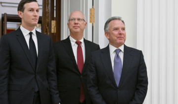 Аxios: Советники Трампа обсудили вопрос Украины со спецпосланником Путина в Париже