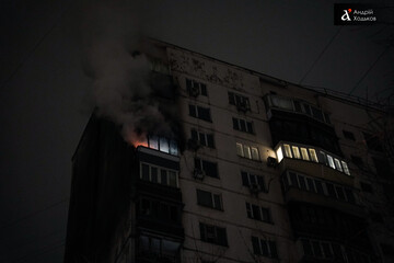 Россия массированно атакует Киев дронами и ракетами: горят жилые дома – фоторепортаж